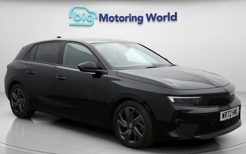 Used 2025 Vauxhall Astra GS Line Hatchback | £15,600 (Super price) - Image 1/4