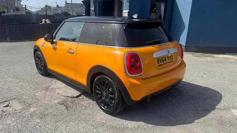 Used Mini Cooper Hatch 136 HP (100 kW) 2014 Orange Hatchback