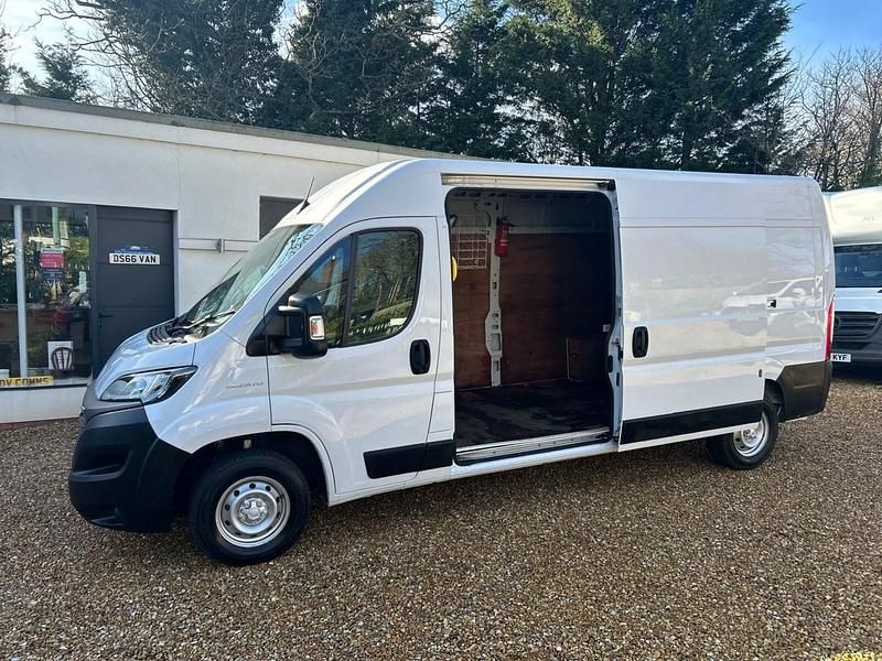 Used Fiat Ducato 140 HP (102 kW) 2021 White Van