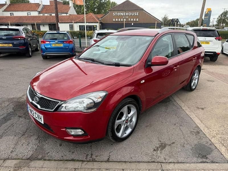 Red Used 2012 Kia Ceed 3 Estate | £4,495 (Fair price) - Image 1/4
