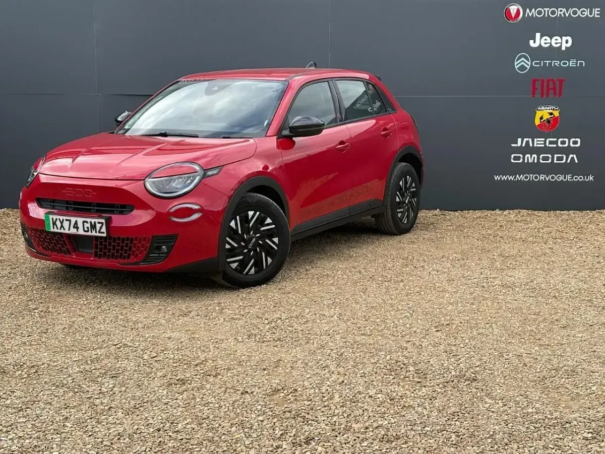 Used Fiat 600E Red 113 kW (154 HP) 2024 Red SUV