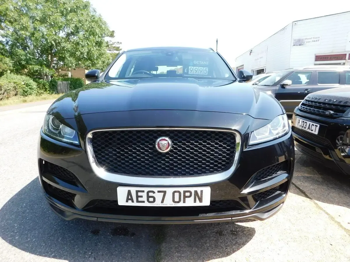 Used Jaguar F-Pace Prestige 180 HP (132 kW) 2017 Black SUV