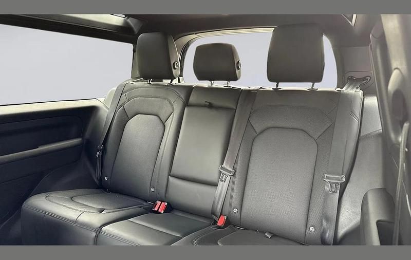 Used Land Rover Defender SE Dynamic 245 HP (180 kW) 2025 Black SUV