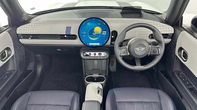 Used Mini Cooper 147 kW (201 HP) 2025 White Hatchback