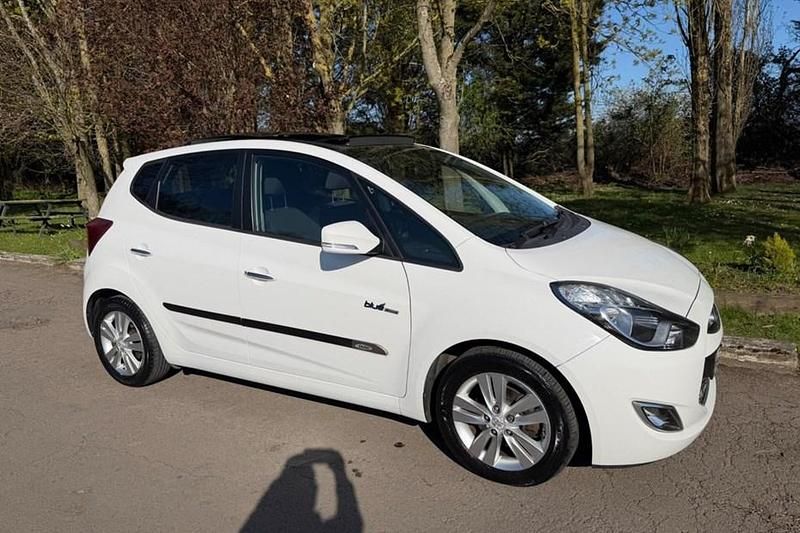 Used Hyundai ix20 Style 115 HP (84 kW) 2013 White Hatchback