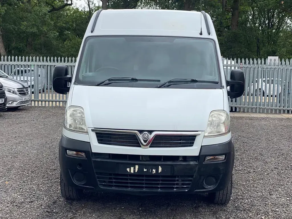 Used Vauxhall Movano 100 HP (73 kW) 2006 White MPV