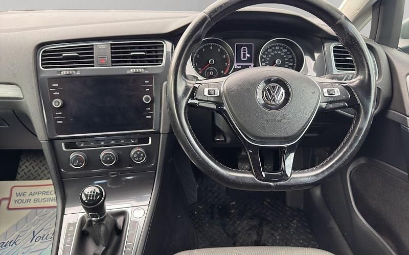 Used VW Golf VII SE 131 HP (96 kW) 2018 Silver Hatchback