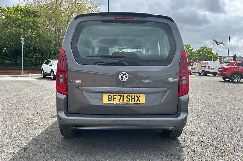 Used Vauxhall Combo Edition 110 HP (80 kW) 2021 Grey MPV