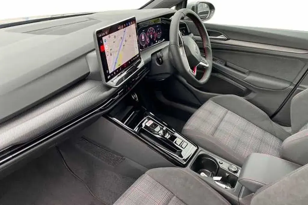 New VW Golf VIII GTI 265 HP (194 kW) 2026