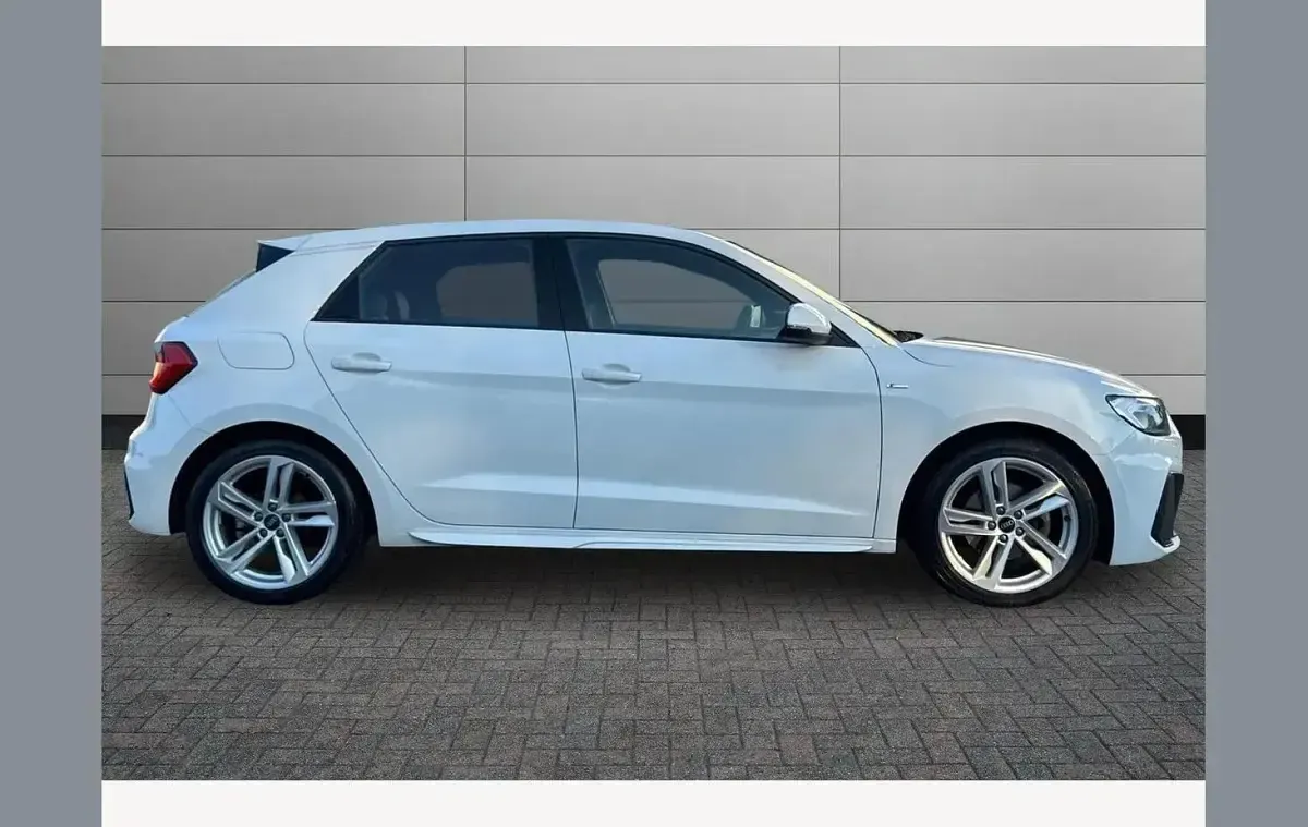 Used Audi A1 S-Line 110 HP (80 kW) 2022 White SUV