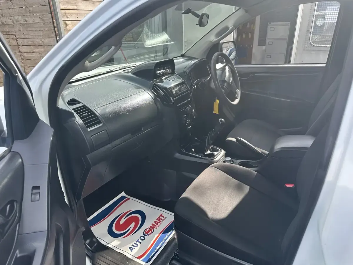 Used Isuzu D-Max 2014 White Pickup