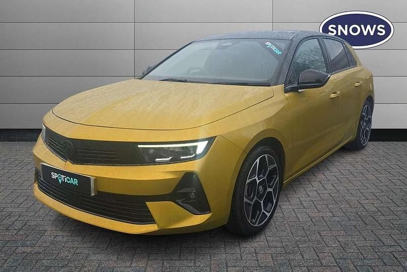 Used Vauxhall Astra Ultimate 131 HP (96 kW) 2024 Yellow Hatchback