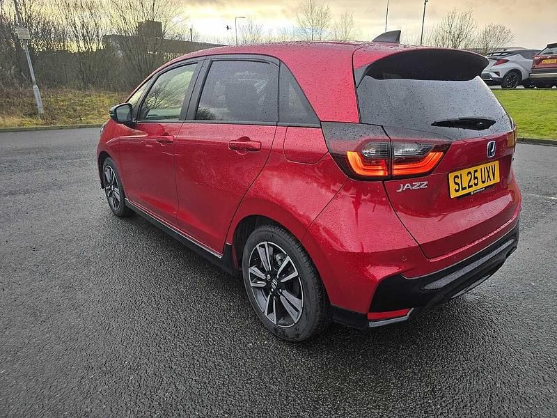 Used Honda Jazz Advance 122 HP (89 kW) 2025 Premium crystal red Hatchback