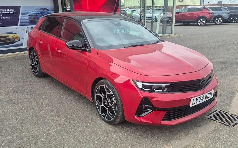 Second-hand Vauxhall Astra Ultimate 131 CP (96 kW) 2025 Roșu Hatchback