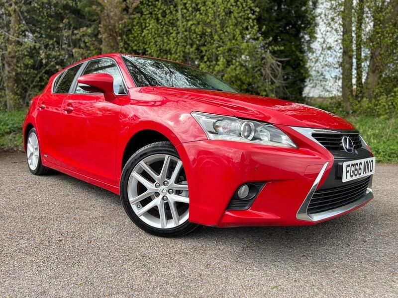 Used Lexus CT200h 136 HP (100 kW) 2016 Red Hatchback