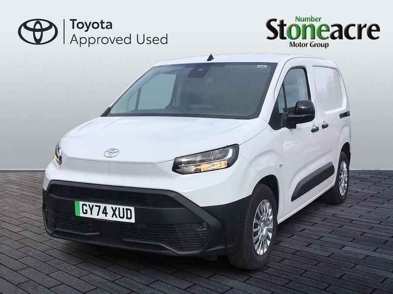 Used Toyota Proace 100 kW (136 HP) 2024 White MPV
