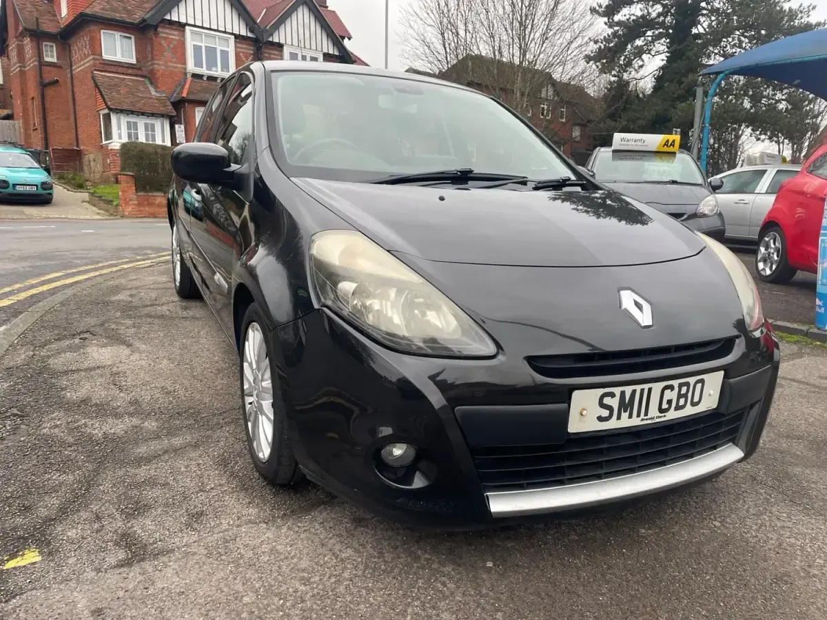Usado Renault Clio II Dynamique 75 HP (55 kW) 2011 Preto Citadino