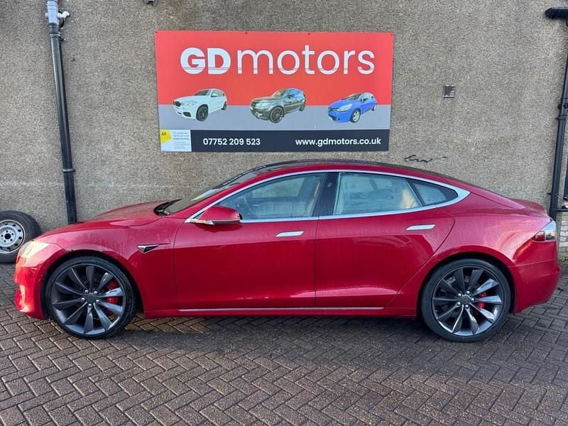 Used Tesla Model S 386 kW (525 HP) 2017 Red Hatchback