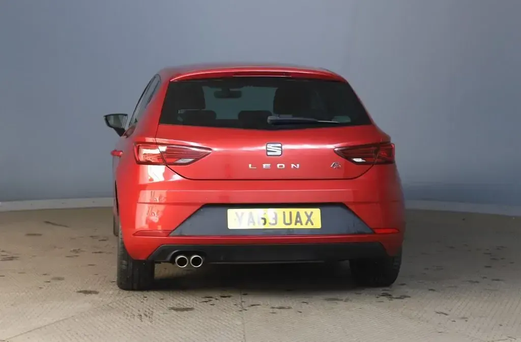 Used Seat Leon FR 130 HP (95 kW) 2020 Red Hatchback