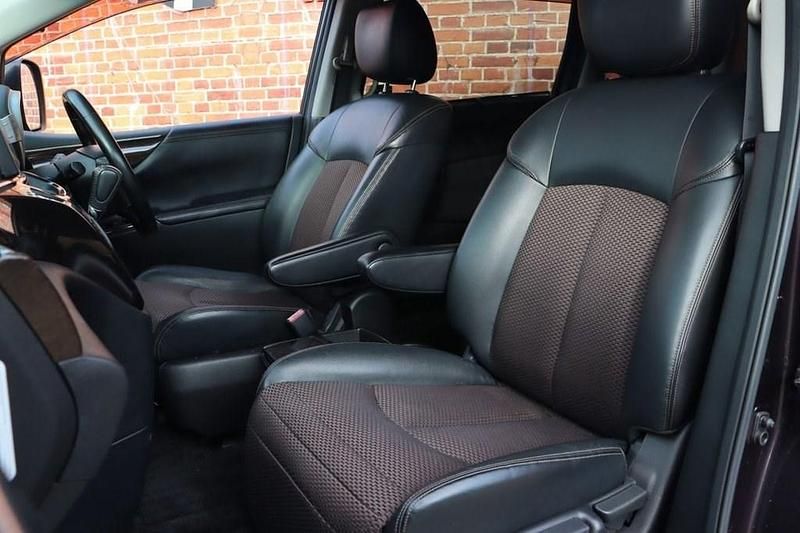 Used Nissan Elgrand 2011 Purple MPV