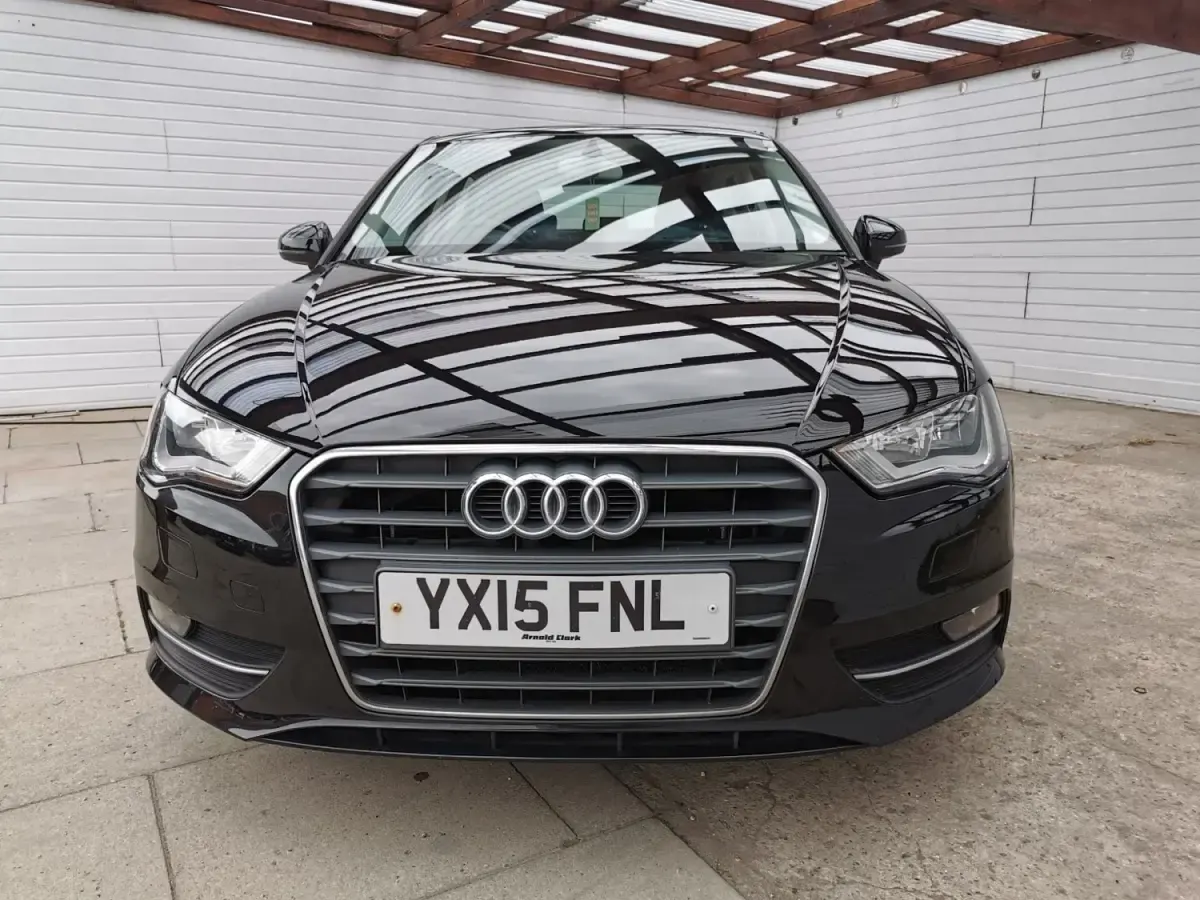 Usado Audi A3 110 HP (80 kW) 2015 Preto Citadino