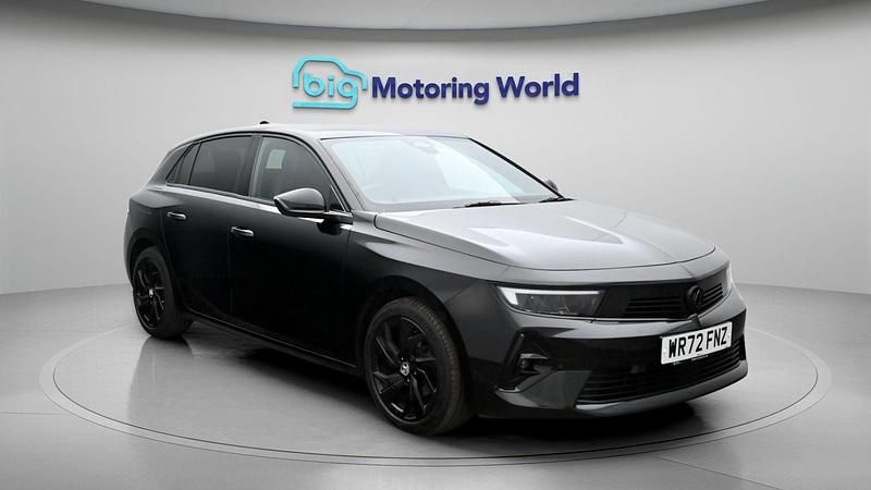Used Vauxhall Astra GS Line 129 HP (94 kW) 2022 Black Hatchback