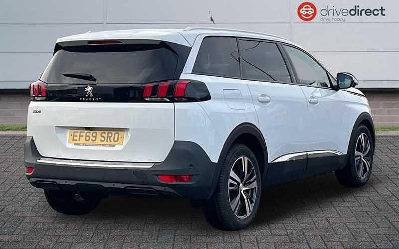 Used Peugeot 5008 Allure 131 HP (96 kW) 2019 White Estate