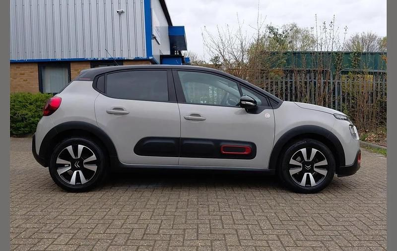 Used Citroën C3 PureTech 82 HP (60 kW) 2022 Beige Hatchback