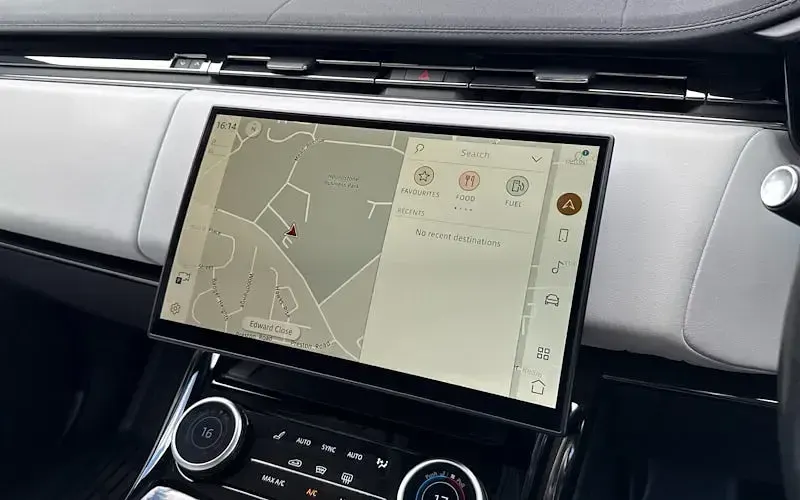 Used Land Rover Range Rover Sport SE 300 HP (220 kW) 2023 Charente grey SUV