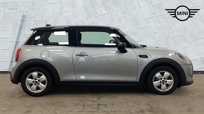 Used Mini Cooper Classic 134 HP (98 kW) 2023 Silver Hatchback
