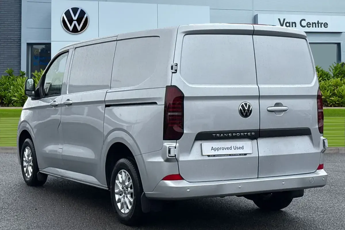 Begagnad VW Transporter Pro 2025 Grå Van