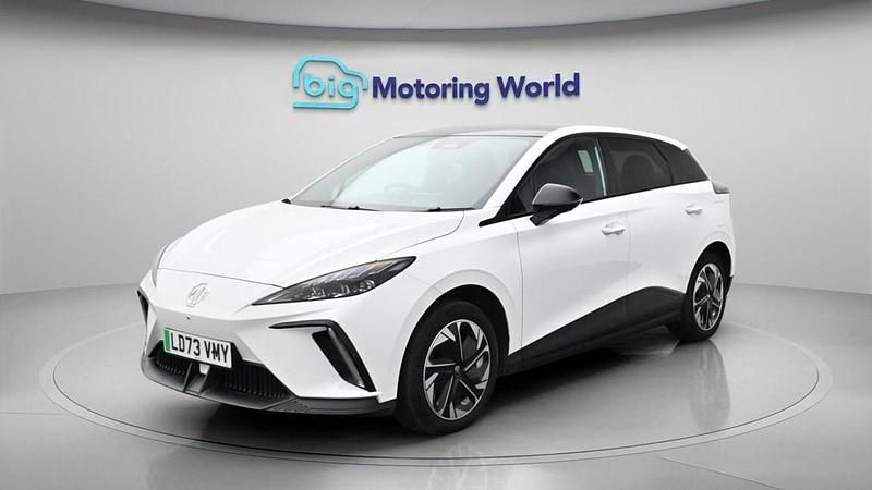 Begagnad MG MG4 EV Trophy 319 kW (435 HK) 2023 Halvkombi