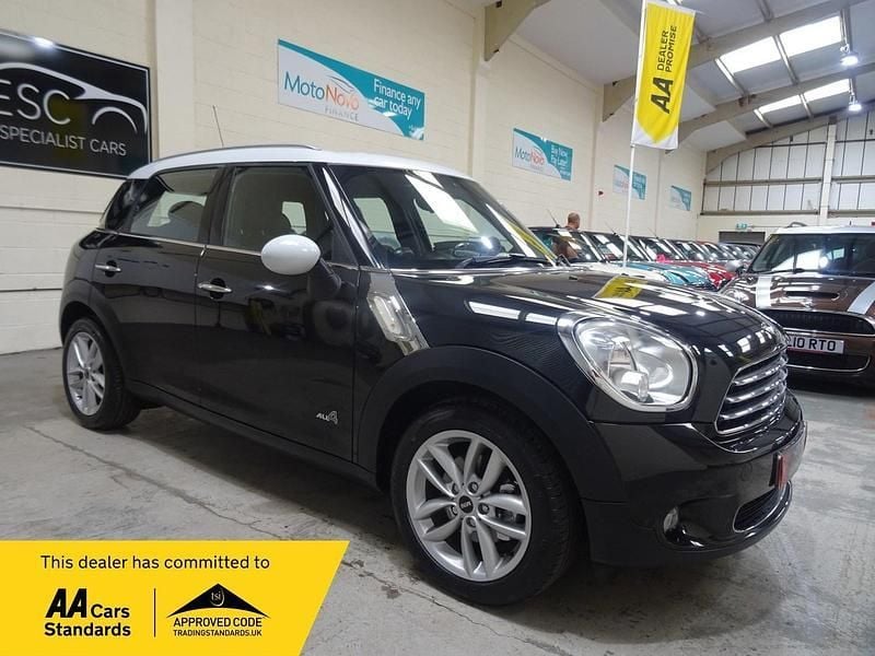 Black Used 2014 Mini Cooper Countryman SUV | £11,000 (A bit pricey) - Image 1/4
