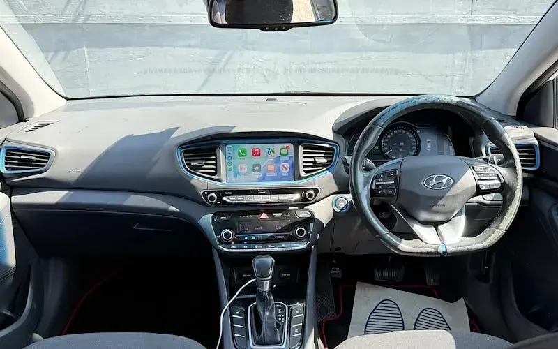 Used Hyundai Ioniq Premium 141 HP (103 kW) 2017 White Hatchback