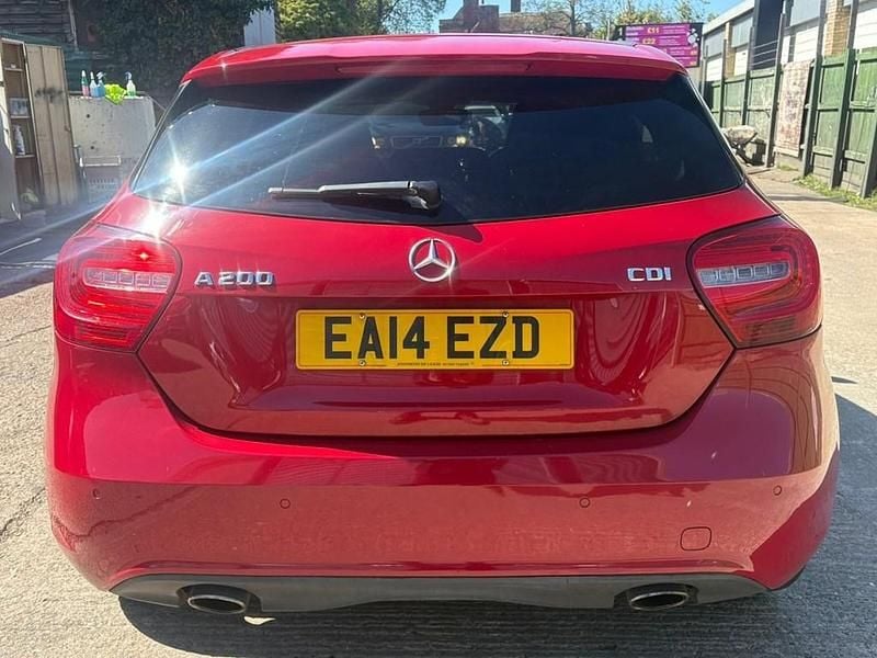 Used Mercedes A200 136 HP (100 kW) 2014 Red Hatchback