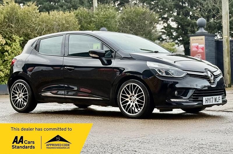 Used Renault Clio IV Dynamique 90 HP (66 kW) 2017 Black Hatchback