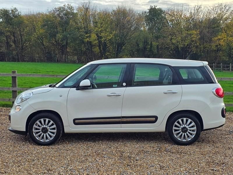 Used Fiat 500L Pop Star 85 HP (62 kW) 2014 White MPV
