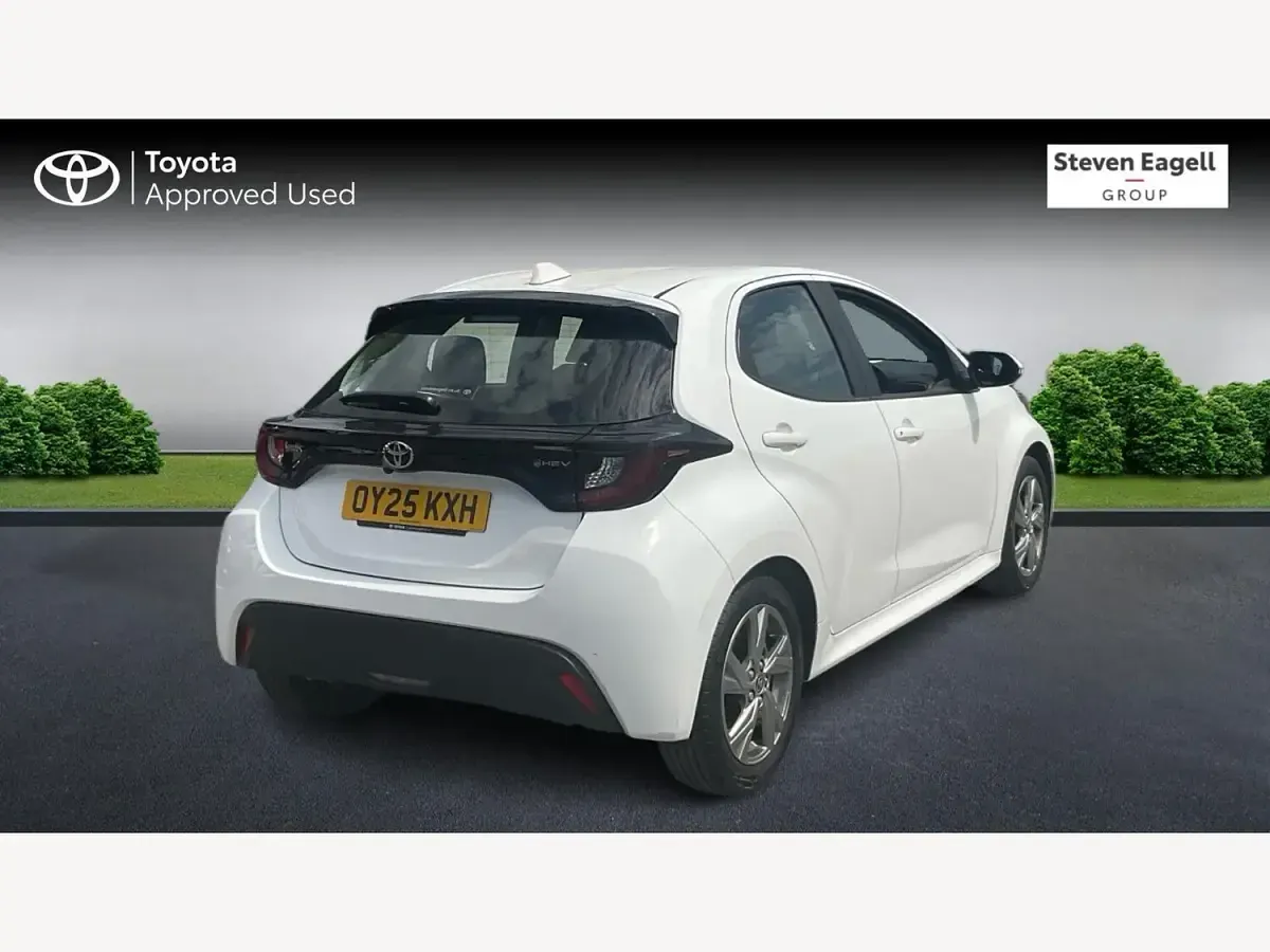 Used Toyota Yaris 2025 White Hatchback