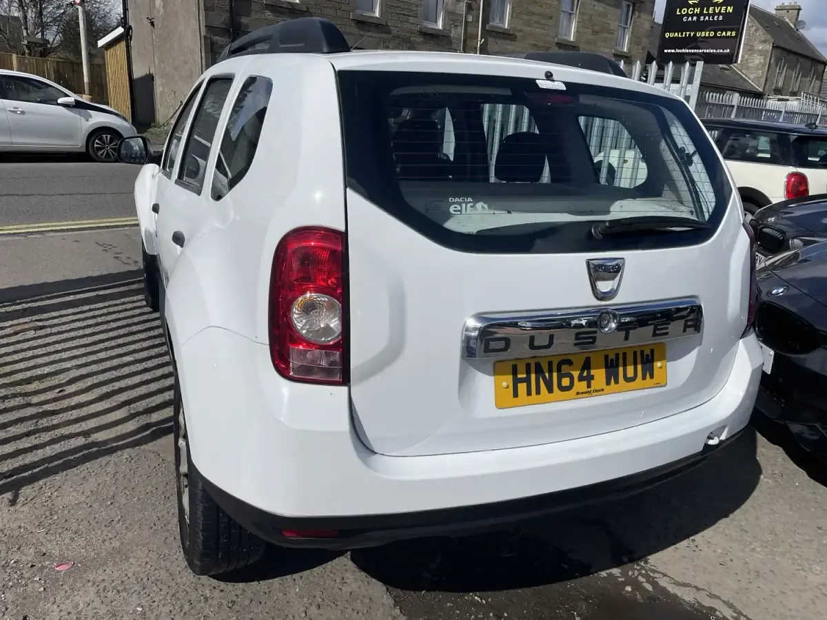 Begagnad Dacia Duster Ambiance 110 HK (80 kW) 2014 Vit SUV
