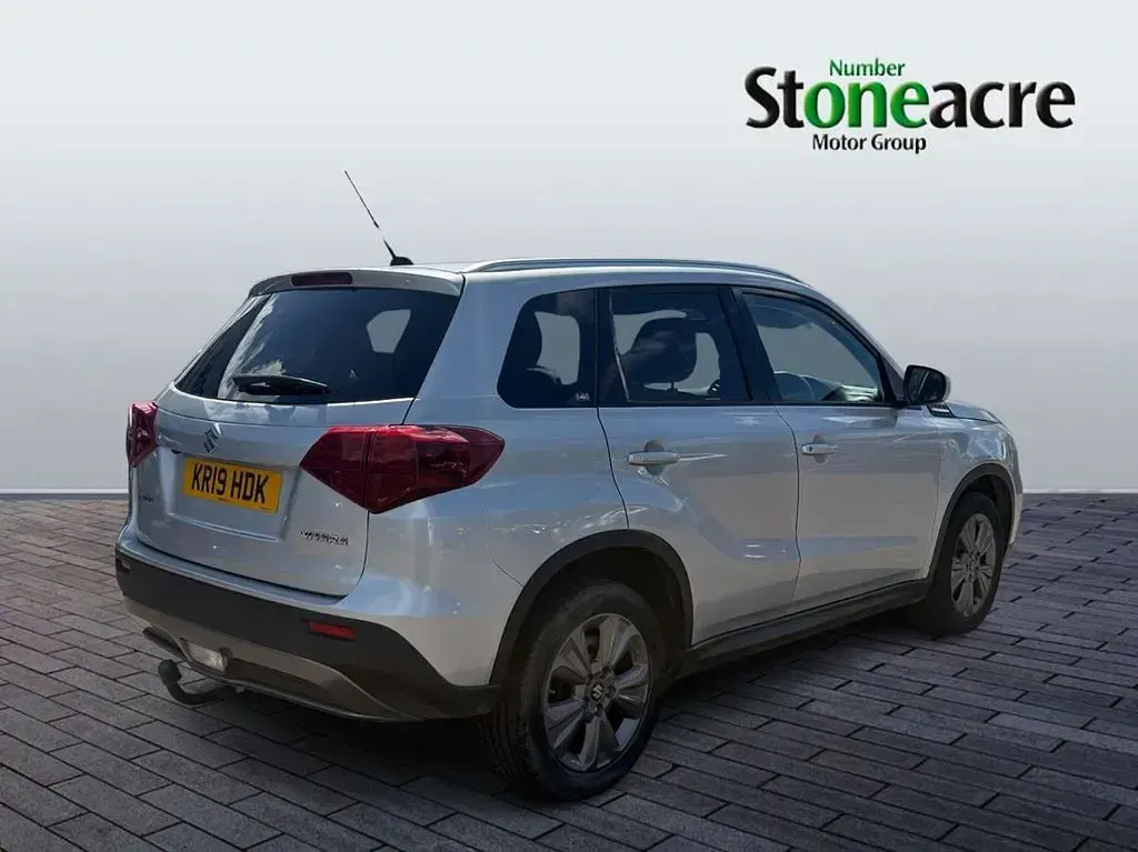 Usado Suzuki Vitara SZ-T 140 CV (102 kW) 2019 Plateado SUV