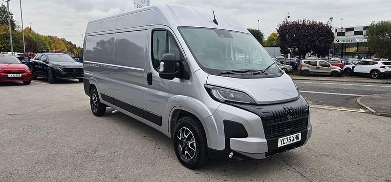 Grey New 2025 Peugeot Boxer S Van | £27,995 (Fair price) - Image 1/4