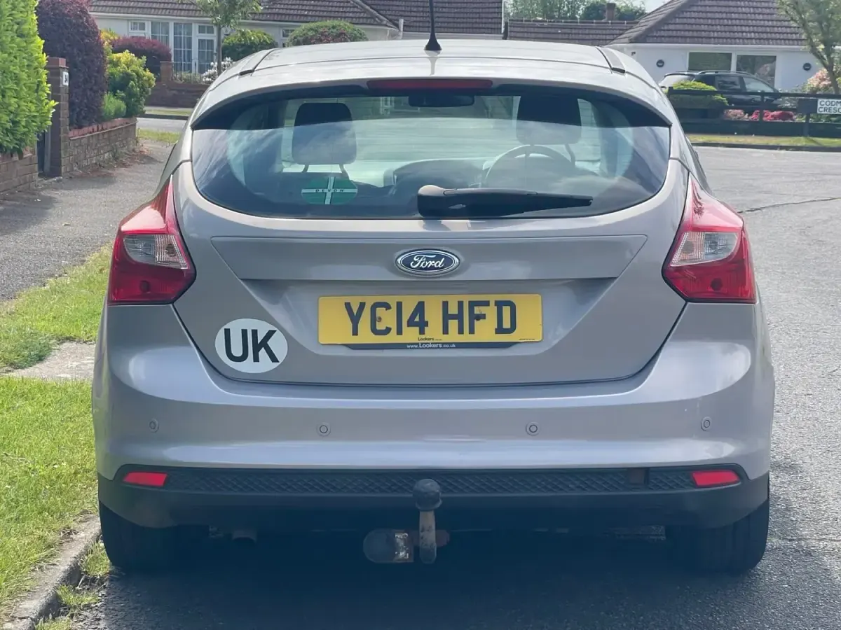 Używany Ford Focus Titanium 115 KM (84 kW) 2014 Srebrny Hatchback