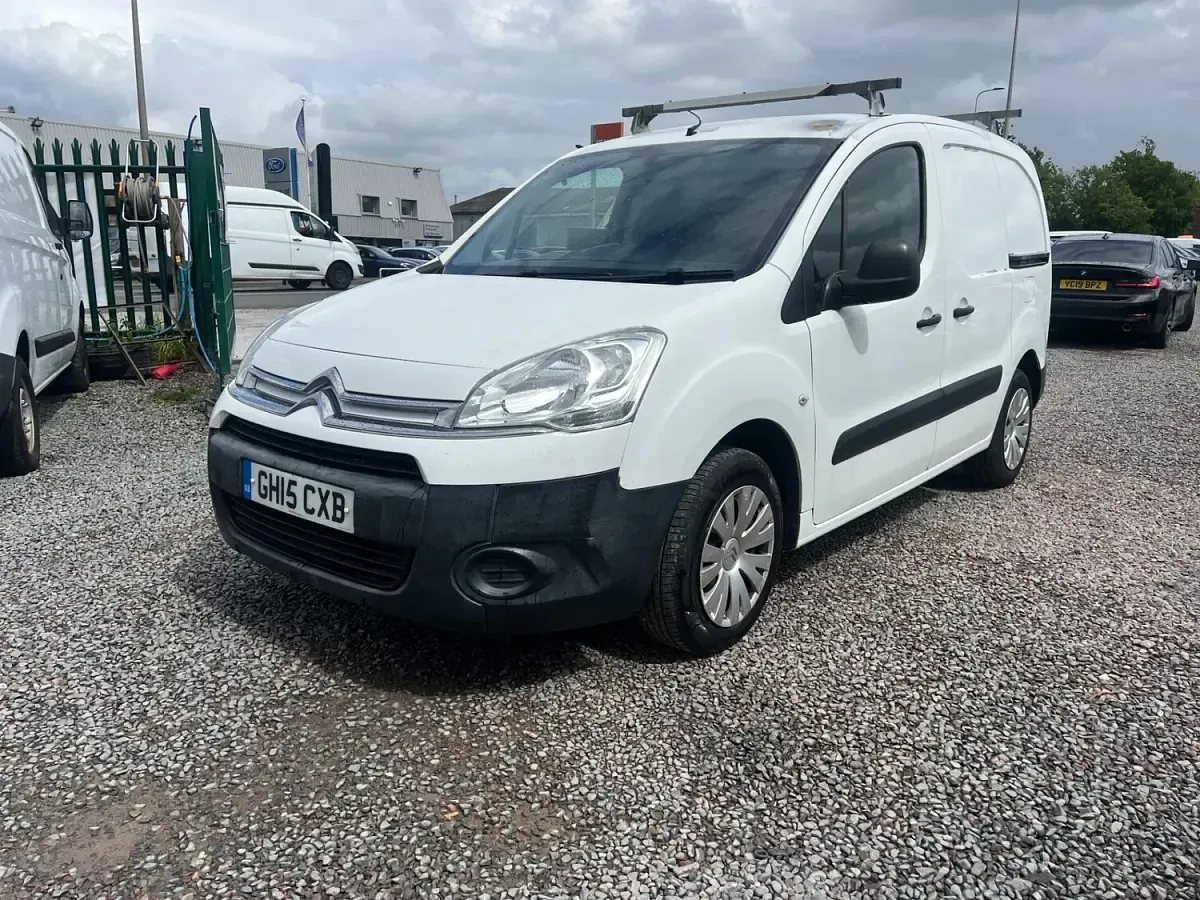 Used Citroën Berlingo 75 HP (55 kW) 2015 White MPV