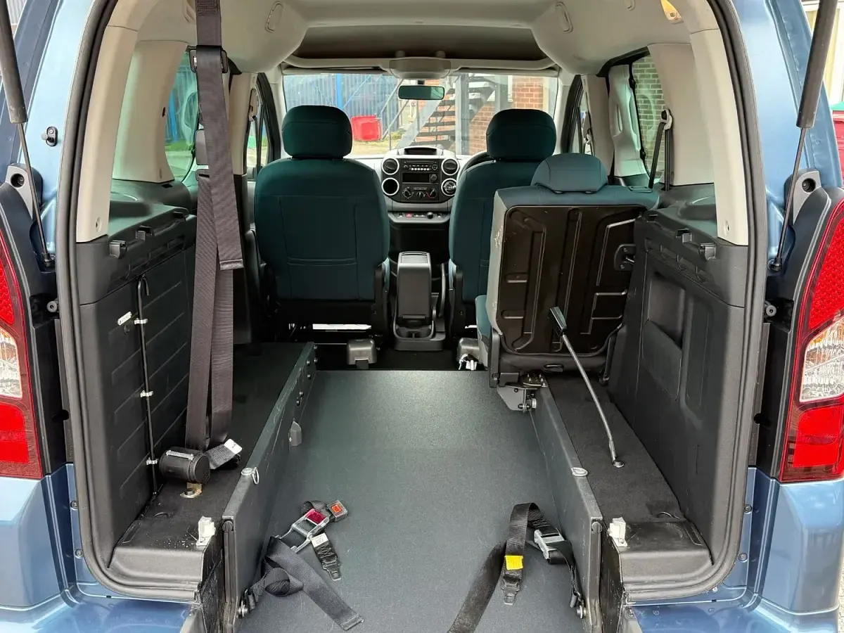 Used Citroën e-Berlingo Feel 100 HP (73 kW) 2018 Blue MPV