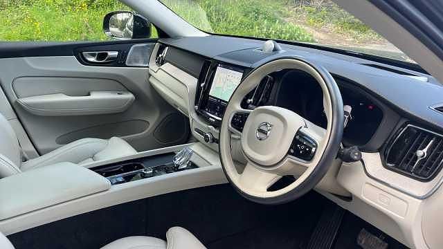 Used Volvo XC60 Ultimate 247 HP (181 kW) 2023 Blue SUV