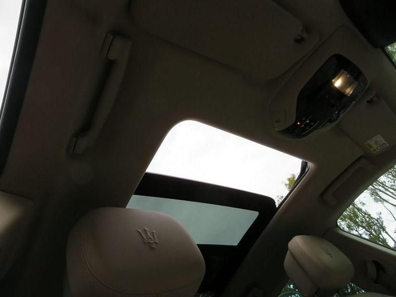 Used Maserati Levante GranLusso 275 HP (202 kW) 2018 Blue SUV