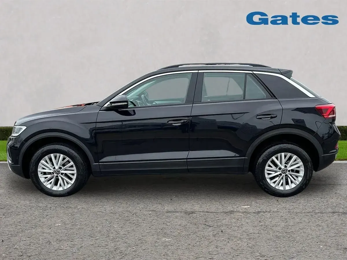 Usado VW T-Roc Life 150 CV (110 kW) 2023 Negro SUV