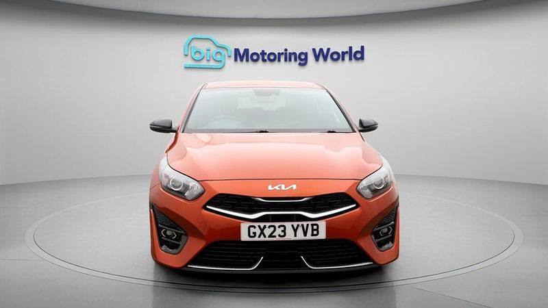 Used Kia ProCeed GT-Line 158 HP (116 kW) 2023 Orange Estate