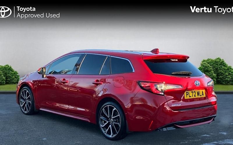 Used Toyota Corolla Sport 184 HP (135 kW) 2022 Red Estate