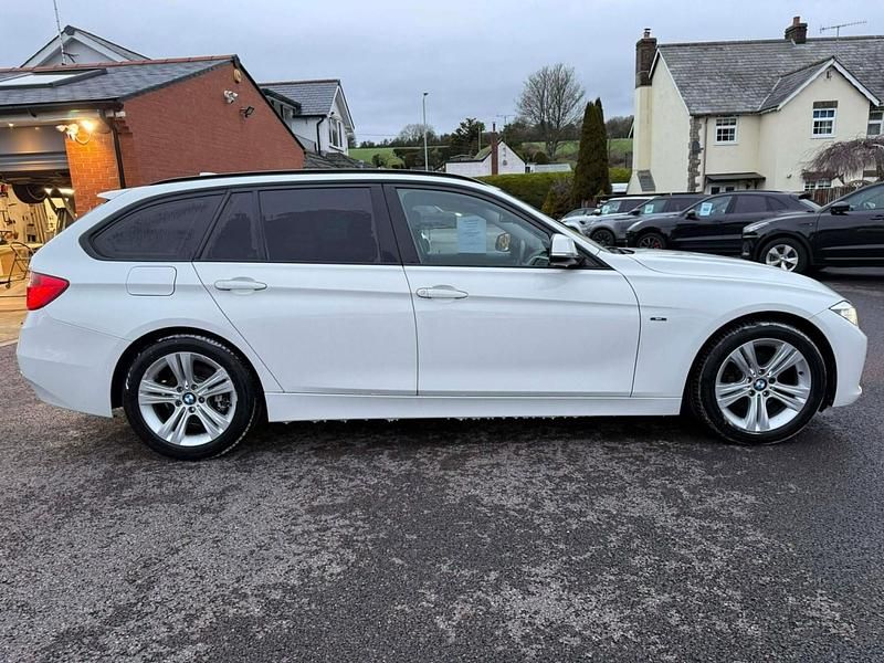 Begagnad BMW 320 Sport Line 2014 Vit Kombi